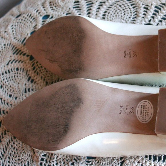 Anna Sui Creamy White Leather Pointy Toed Flats With Studded Bow Size 7 - Picture 7 of 10